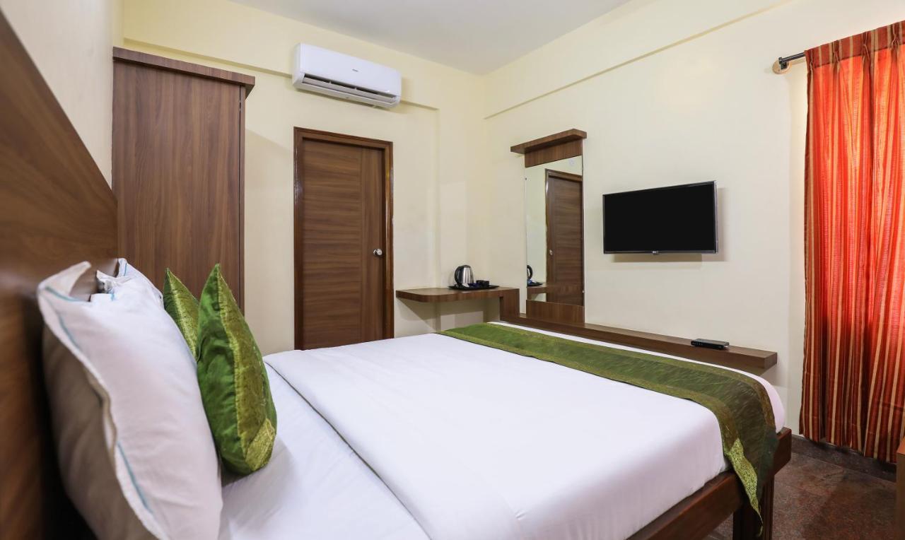 Treebo Trip Kapil Royalista Hotel Ludhiana Exterior photo