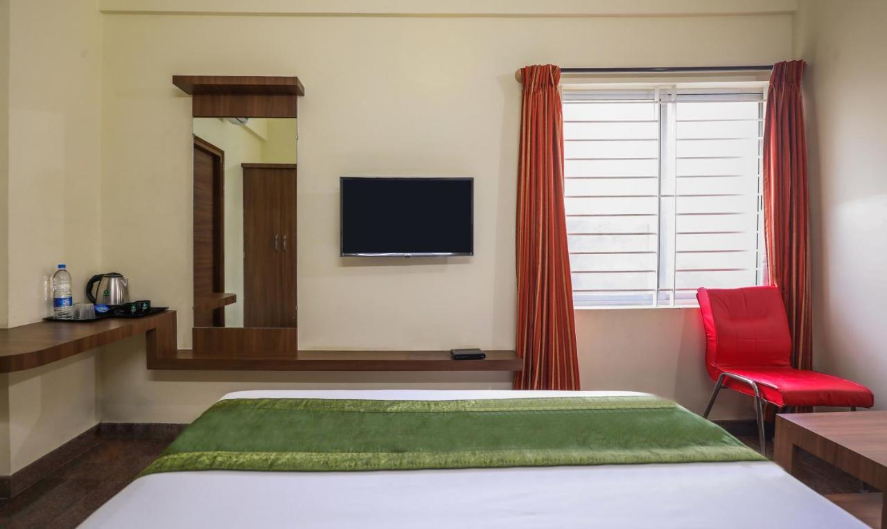 Treebo Trip Kapil Royalista Hotel Ludhiana Exterior photo