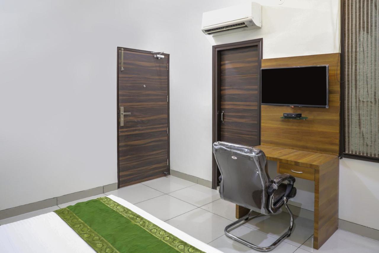 Treebo Trip Kapil Royalista Hotel Ludhiana Exterior photo